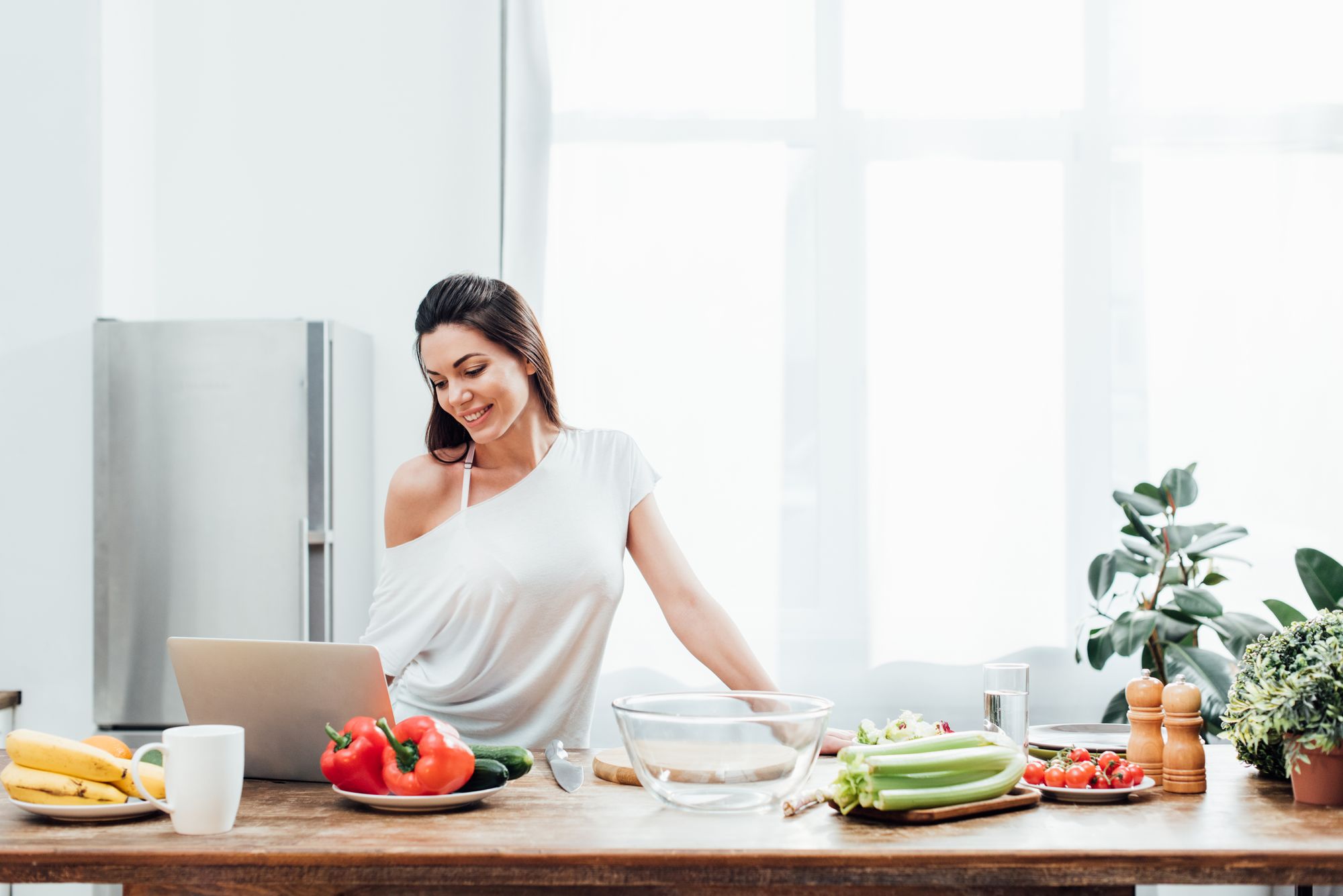 How to Cool a Kitchen In The Summer: 10 Simple Ideas